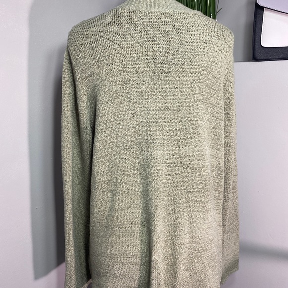 BM Green Cardigan - Picture 2 of 6